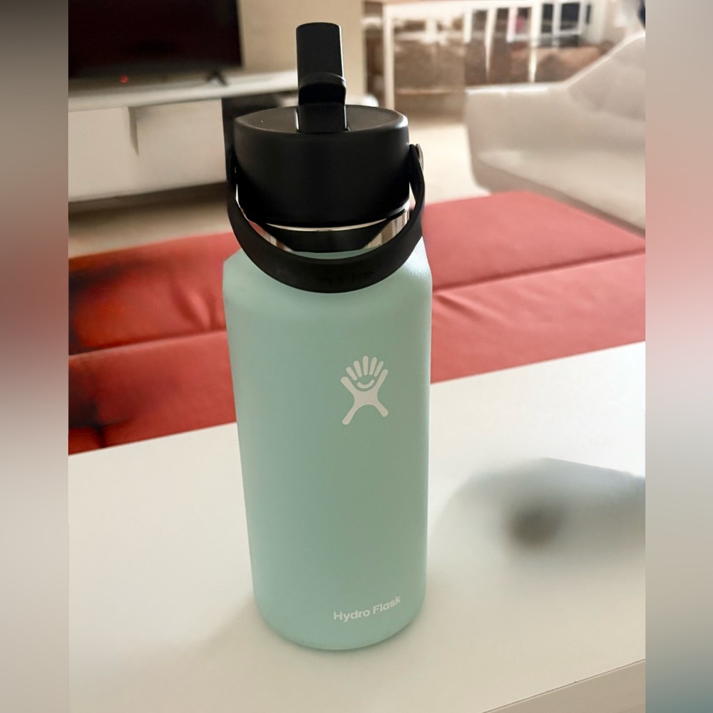 Hydro Flask Seafoam Water Bottle with Flex Cap